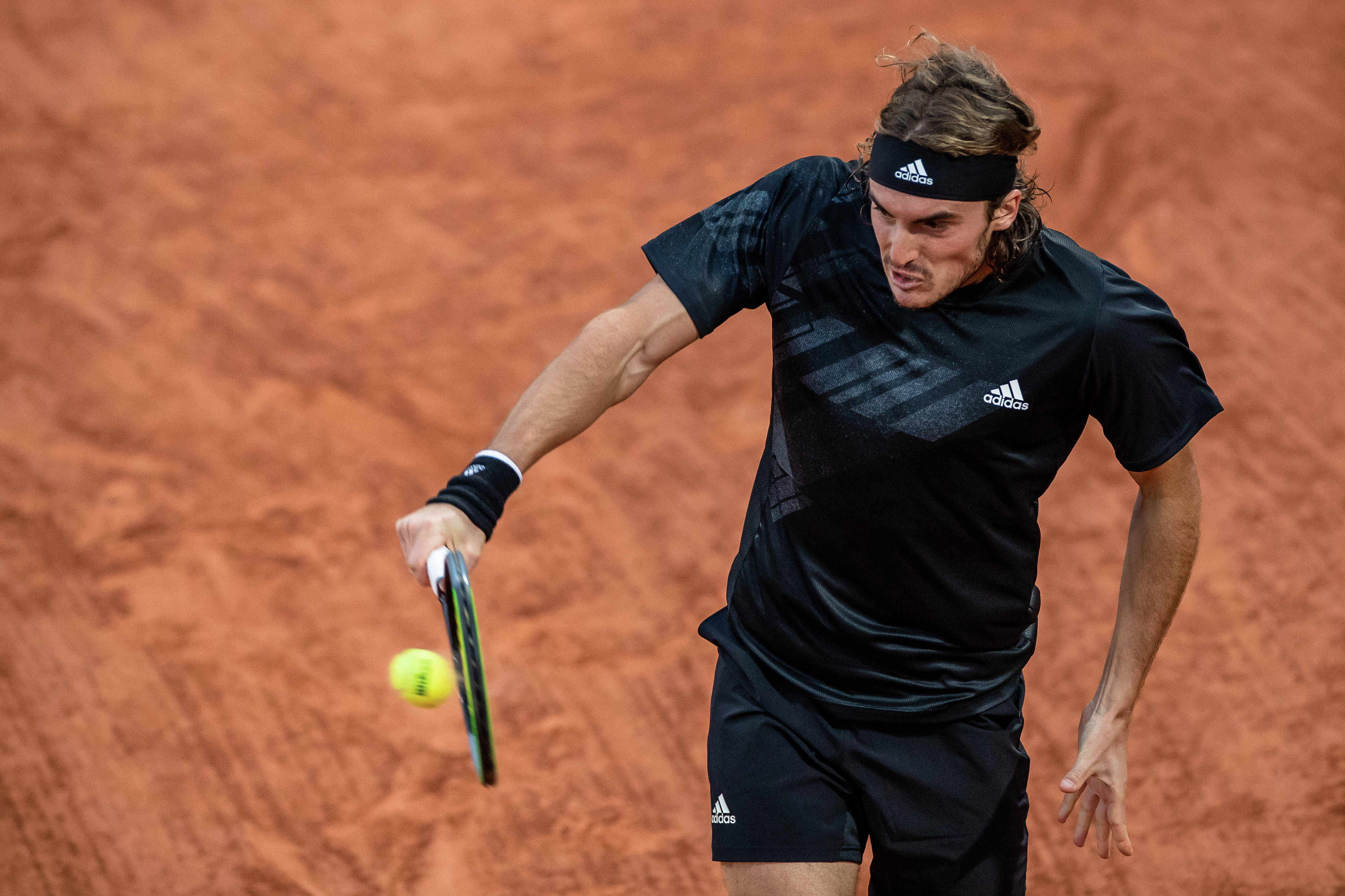 德国网球队轻取世界网球队,西西帕斯一己之力扛起全队 德国网球队轻取世界网球队,西西帕斯一己之力扛起全队