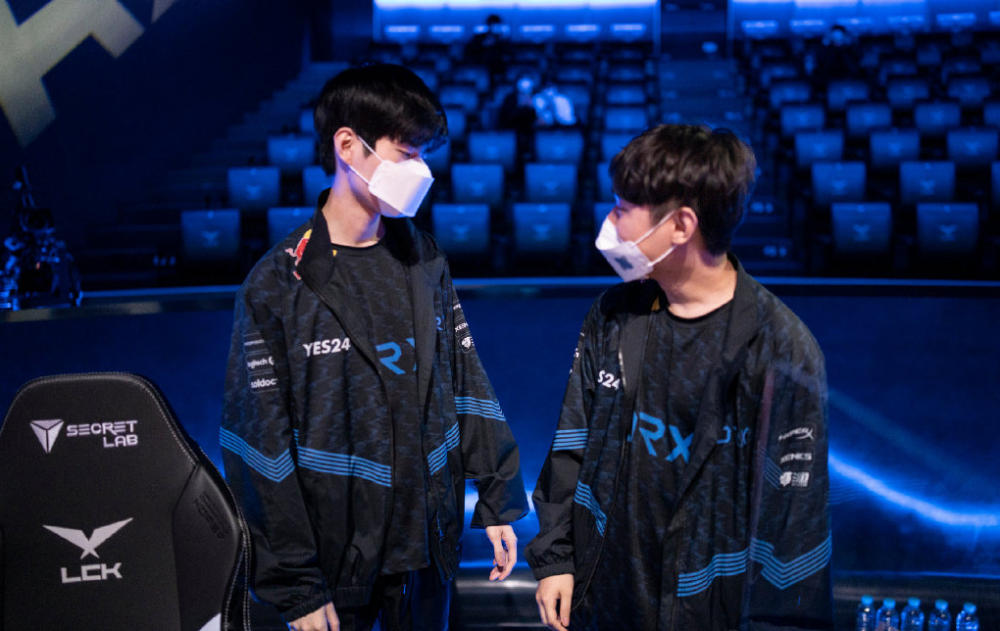 FPX力克V5,Keria三分雨点燃全场 FPX力克V5,Keria三分雨点燃全场