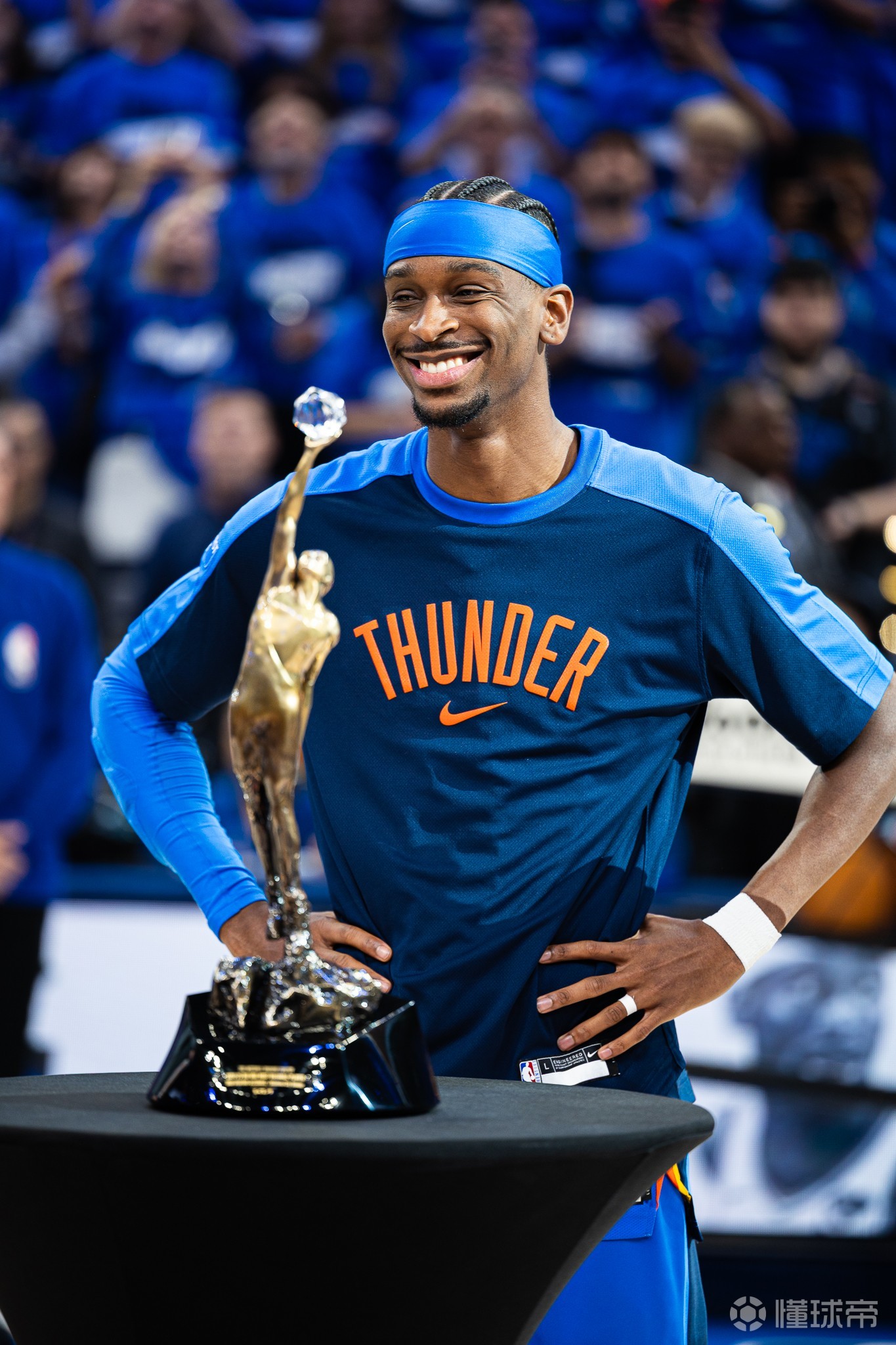 步行者爆冷雷霆,米尔萨普送出助攻 步行者爆冷雷霆,米尔萨普送出助攻