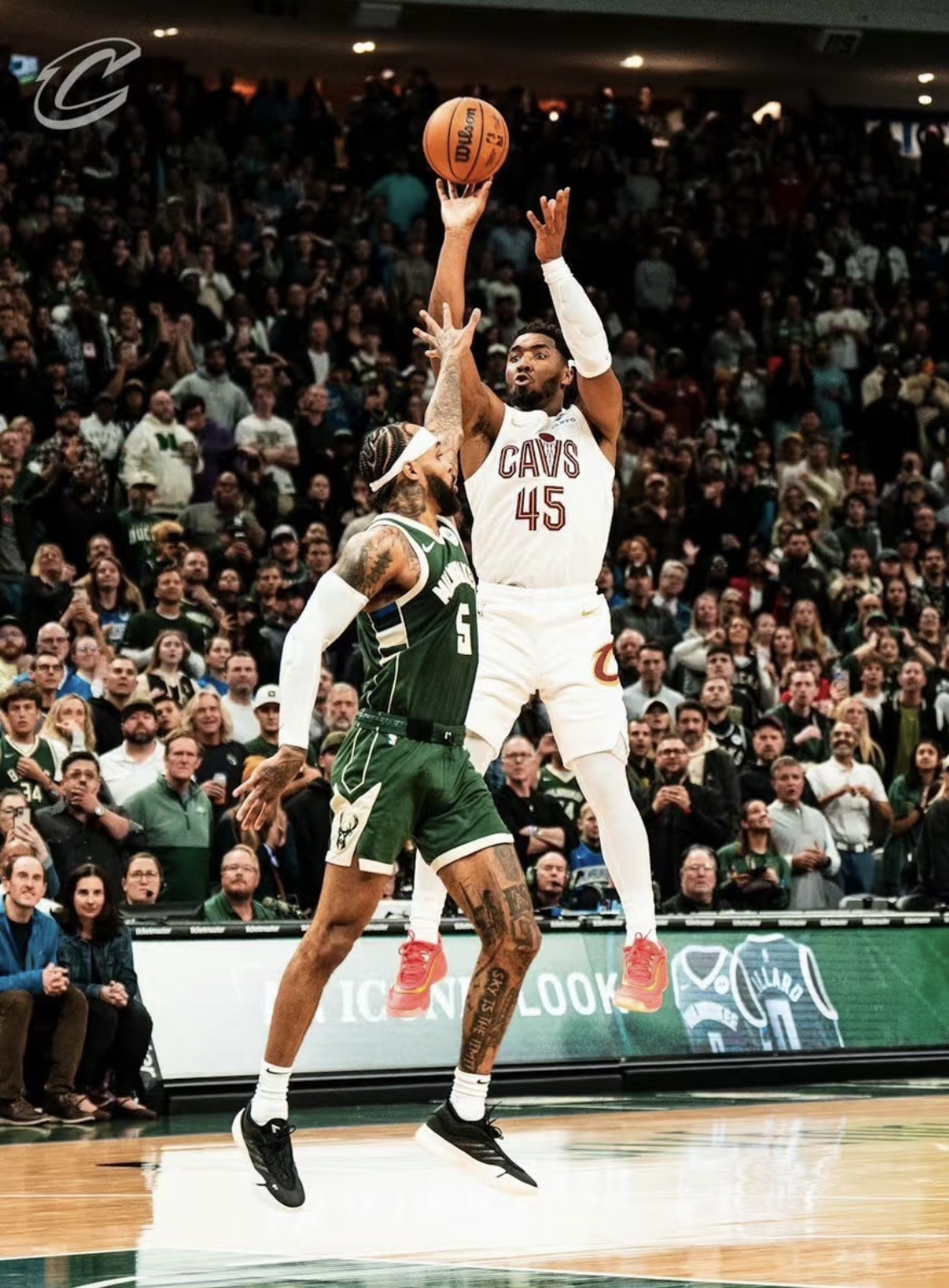 尼克斯绝杀雄鹿,米切尔三分雨点燃全场 尼克斯绝杀雄鹿,米切尔三分雨点燃全场