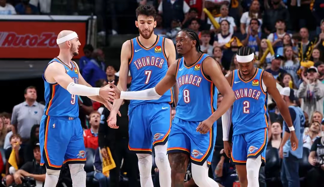 雷霆鏖战福建队，约基奇扛起全队