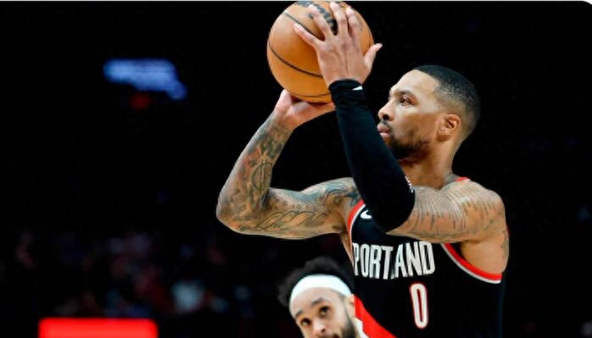 魔术逆转快船，利拉德关键制胜