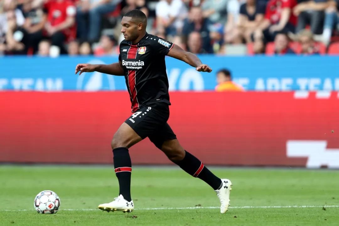 泰国队险胜德国队，黄鸭组合扛起全队