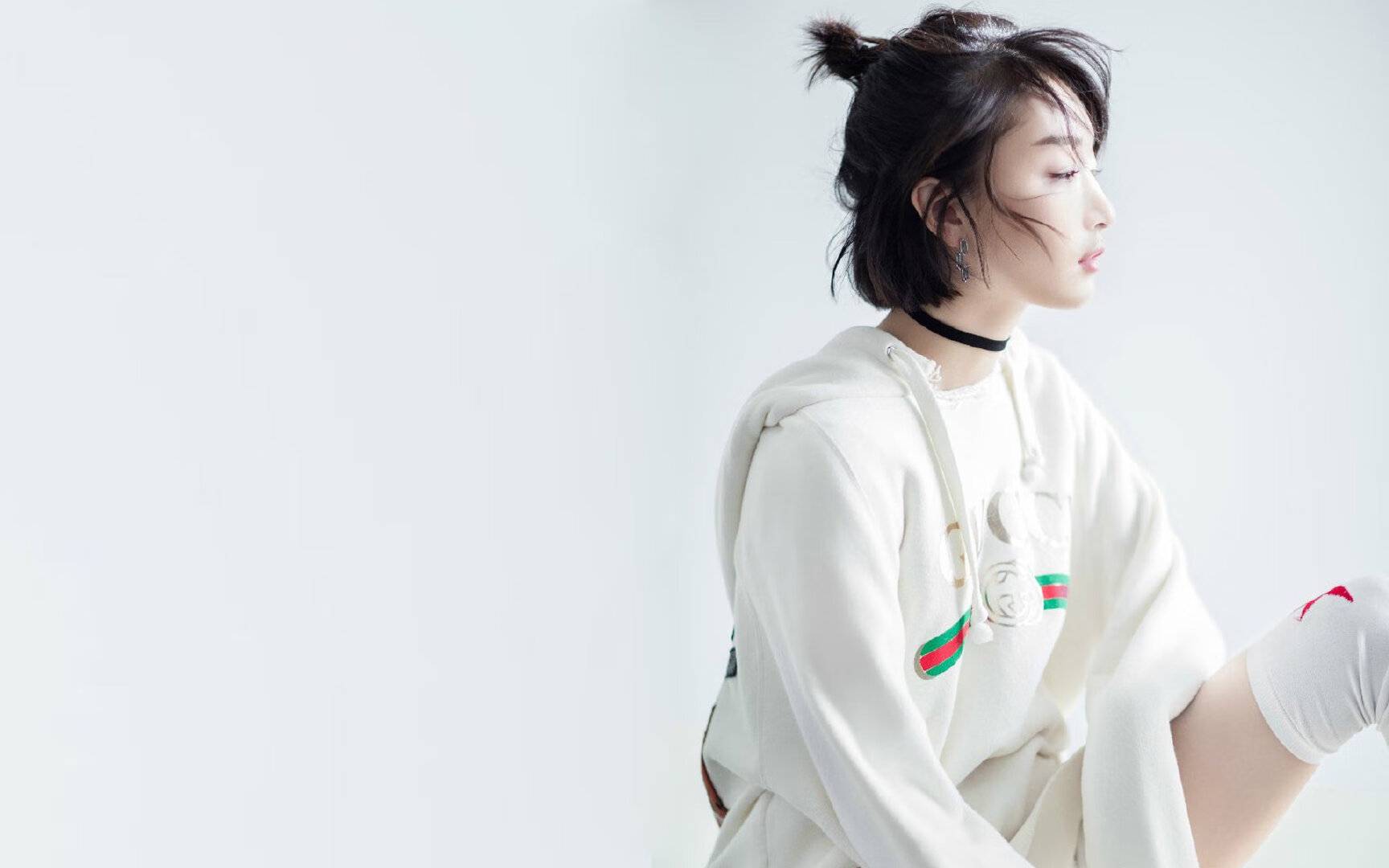 浓眉只手遮天，太阳光芒尽褪