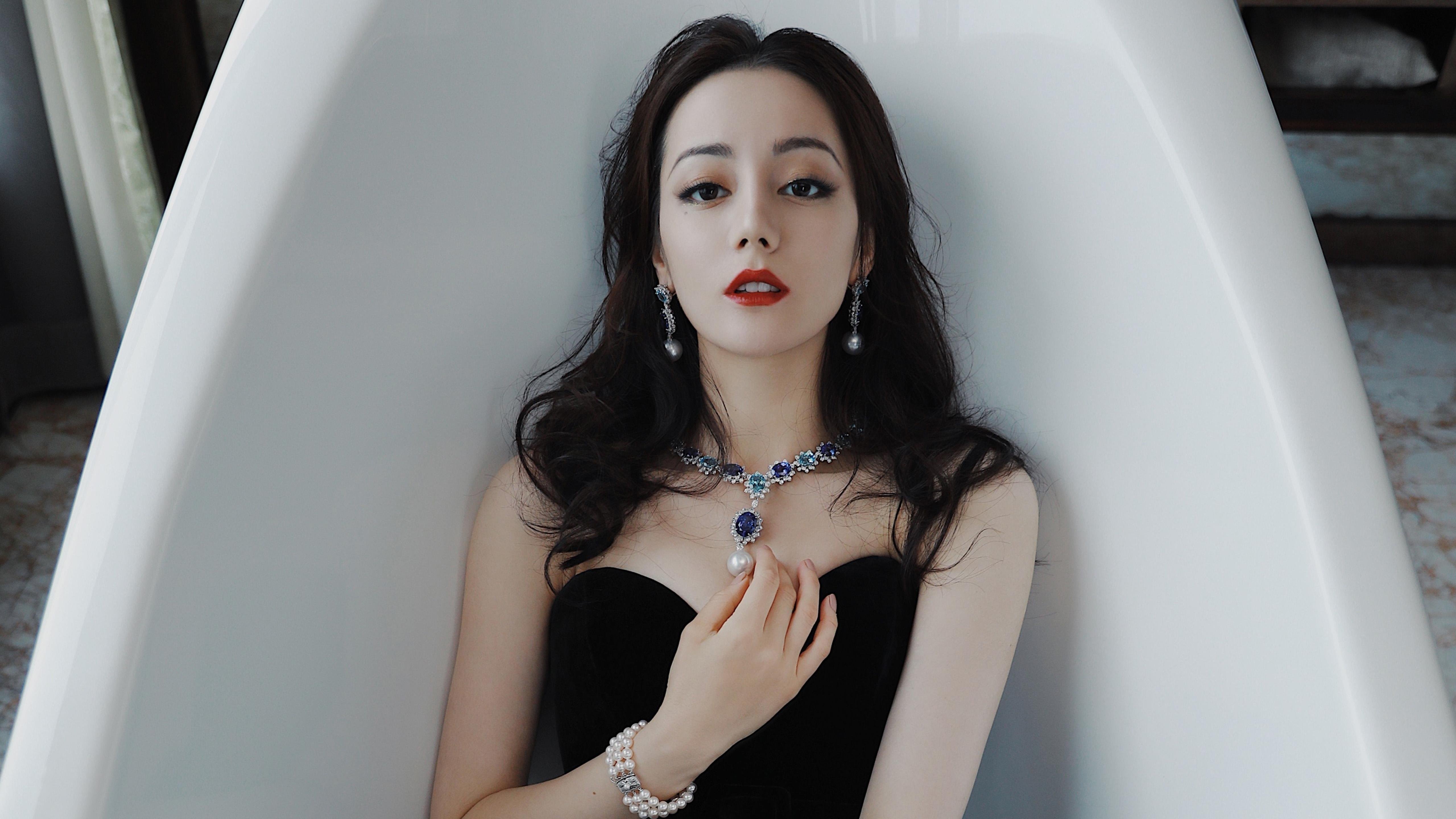 从深圳到丹佛，两种封锁与一种篮球哲学的胜利