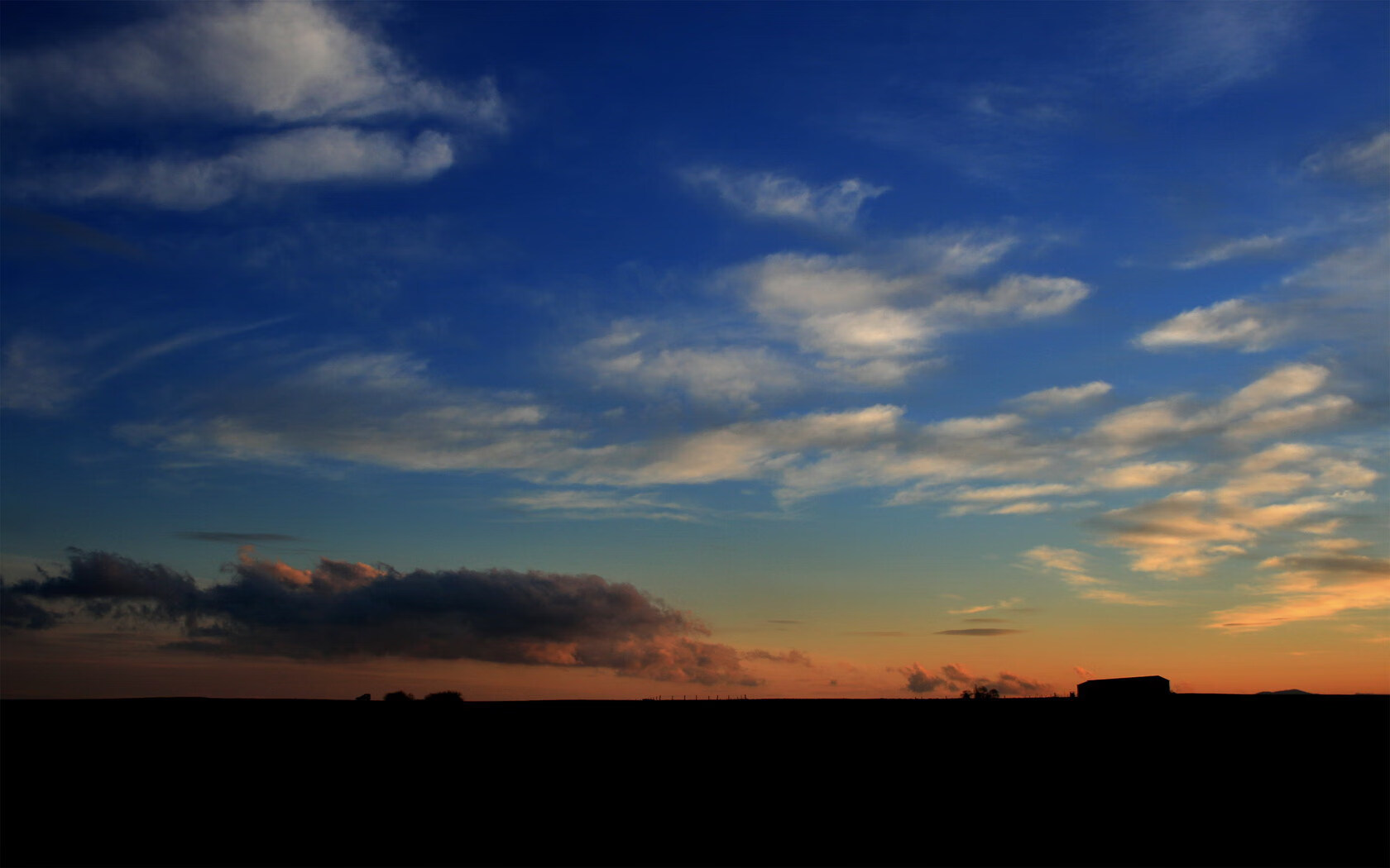 刷新纪录，赛场上的炬火与人心里的碑林